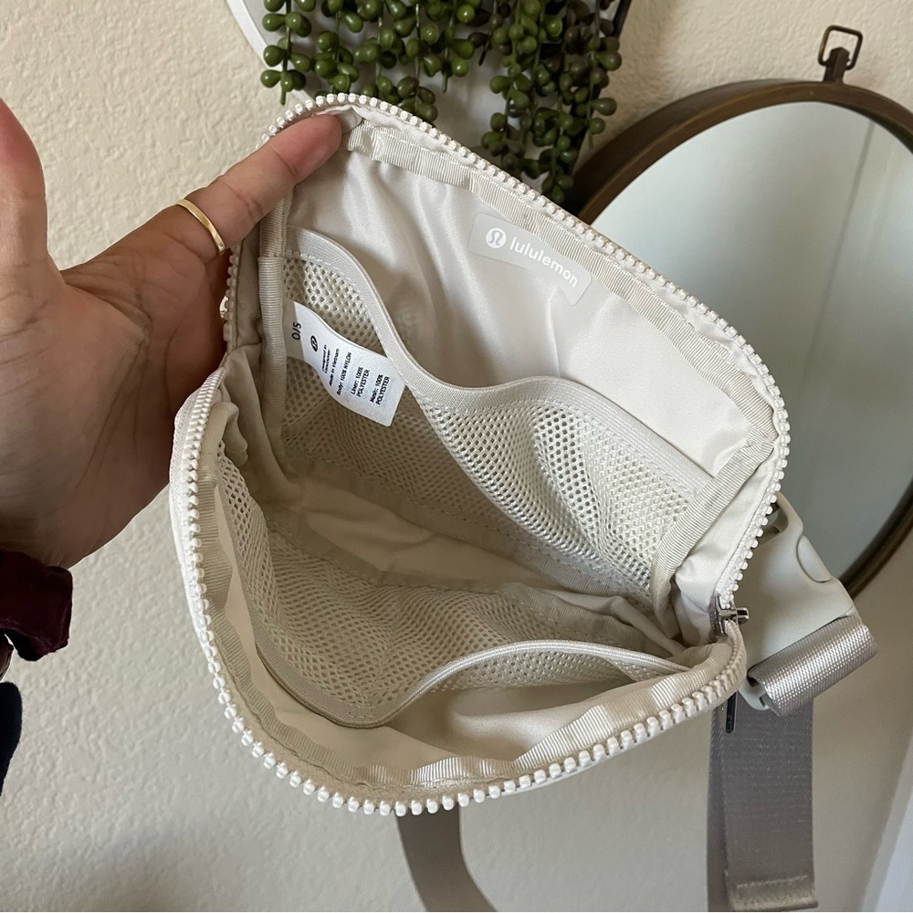 Lululemon 1L belt bag - Picture 6 of 8